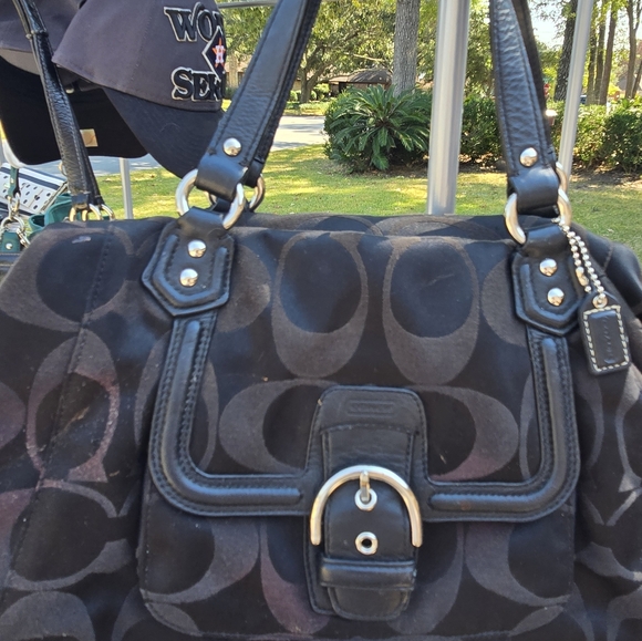 Authentic Coach Campbell Signature Satchel - Picture 3 of 9